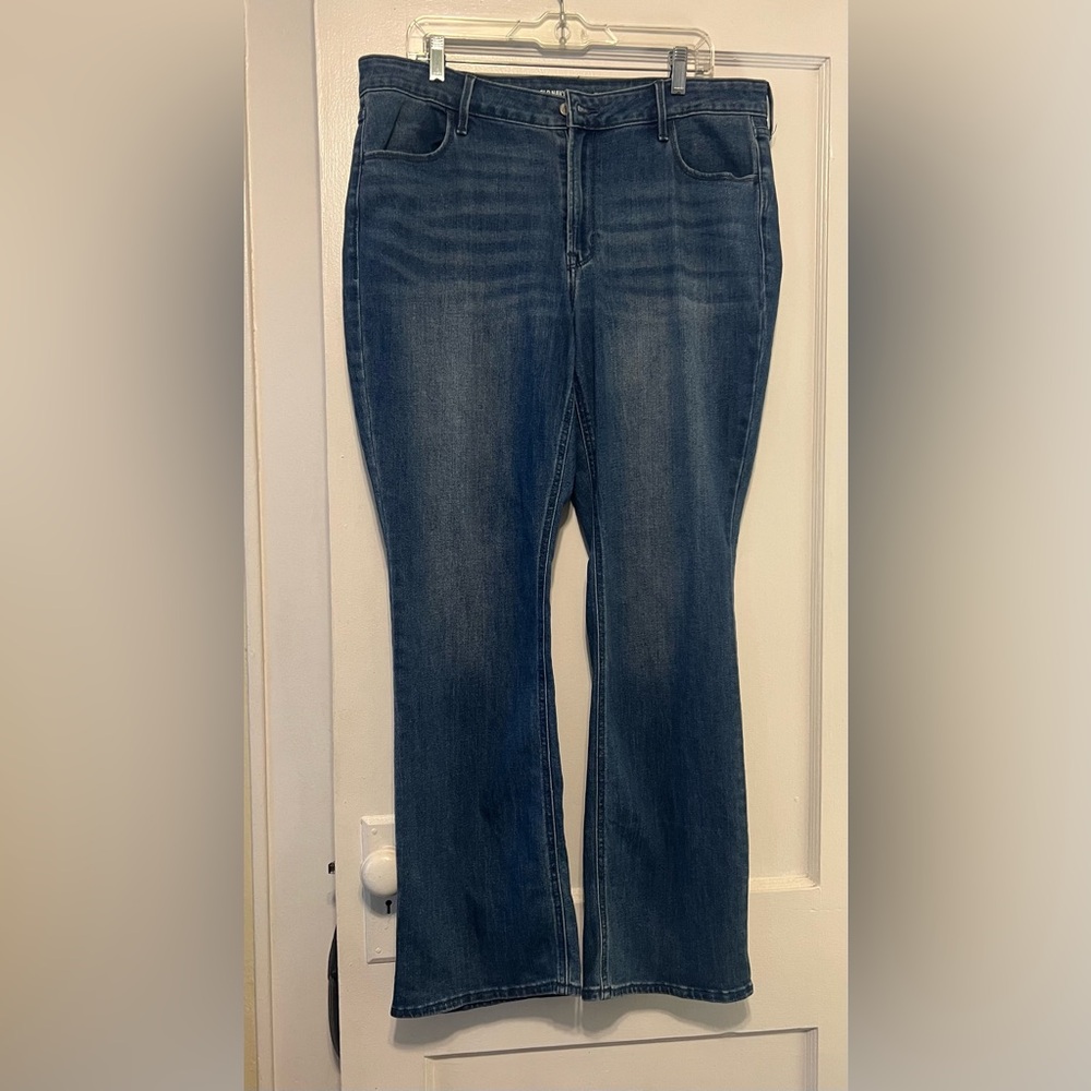 Old Navy Mid Rise WOW Womens Boot Cut Jean size 16 never worn
